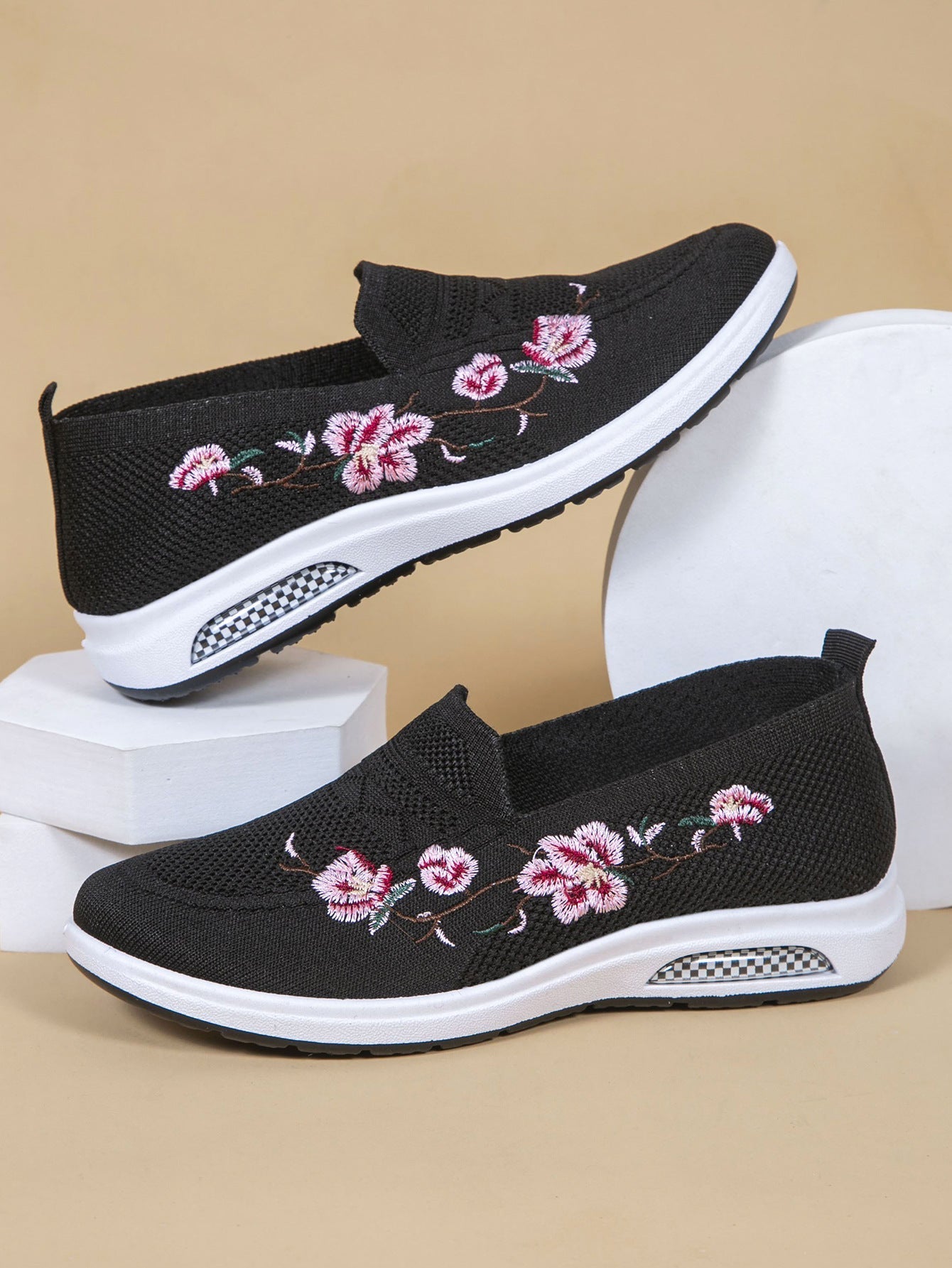 💥Hot Special Discount 70% OFF💥Women's breathable embroidered shoes, soft, comfortable & fashionable